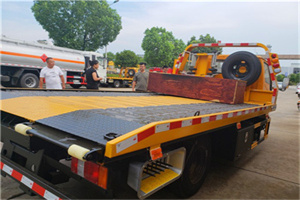 牙克石附近拖车电话号码服务